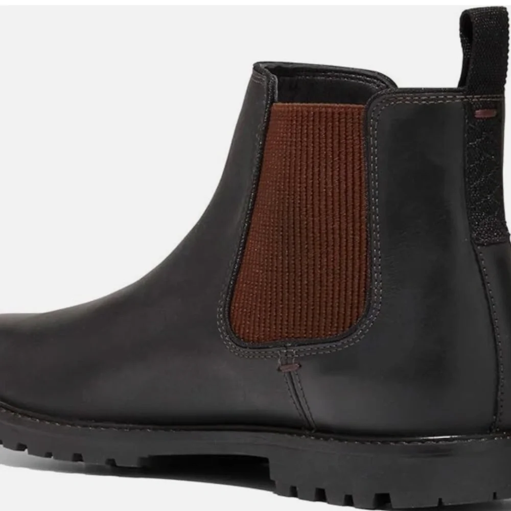 Cole Haan Men Chelsea Boots NIB size 10.5